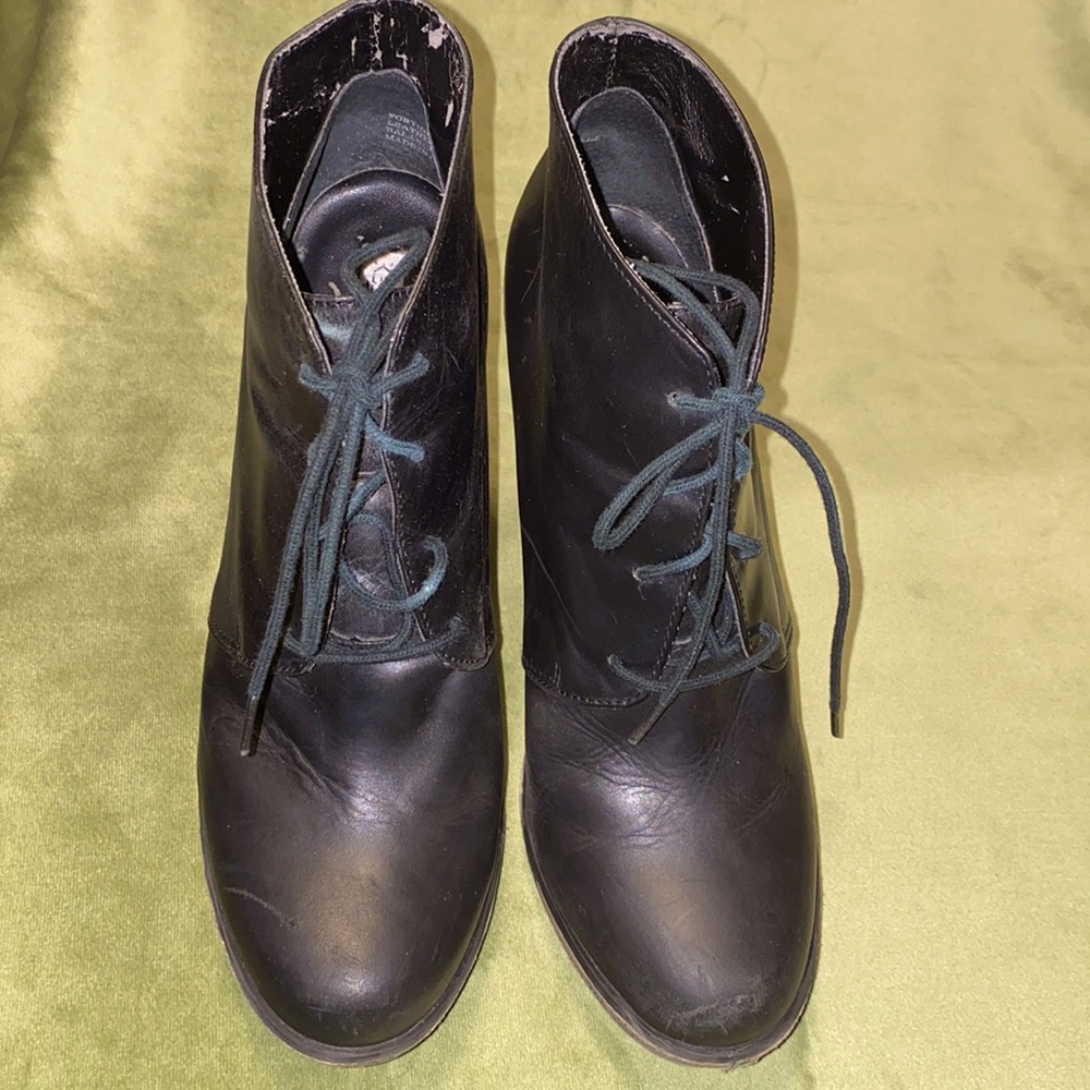 Kelsi Dagger ankle tie-up boot. Size 10